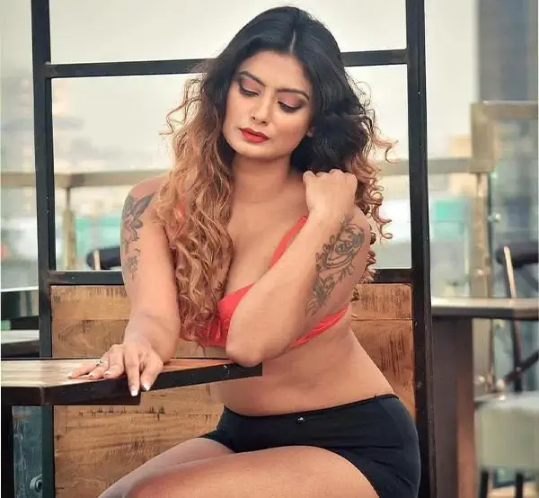 riya call girl